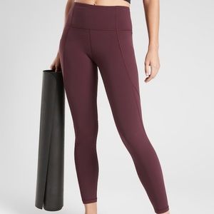 Athleta Salutation Stash Pocket 7/8 Tight Burgundy